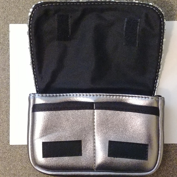 NWT Ear Bud and Charger Case - Picture 8 of 11